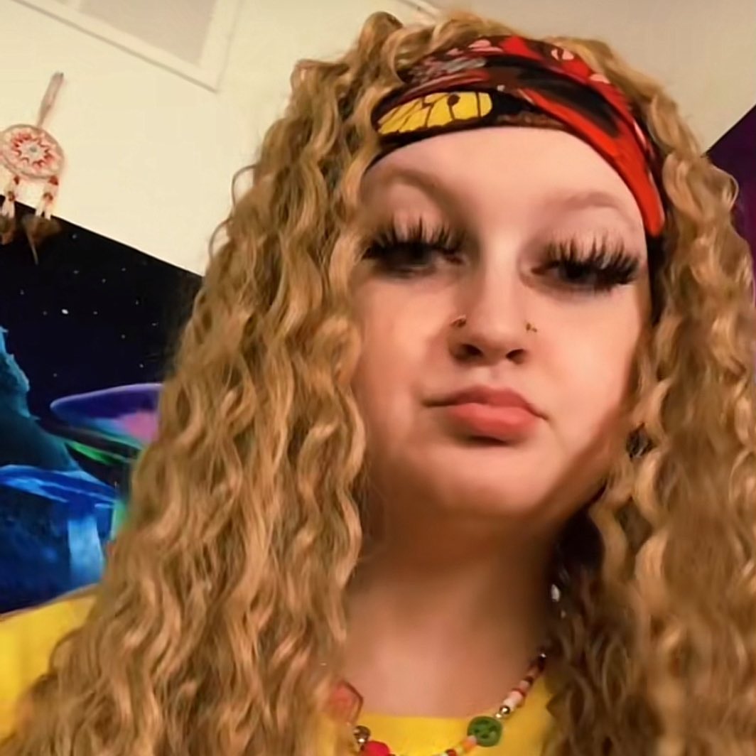 How Old Is Britt Barbie? Net Worth & More - helpmanger